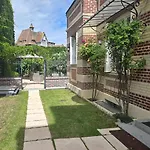 Secret Brick Garden - Plein Centre - 7 Personnes - Jardin - Parking * ドーヴィル