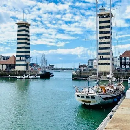 Secret Brick Garden - Plein Centre - 7 Personnes - Jardin - Parking Villa Deauville