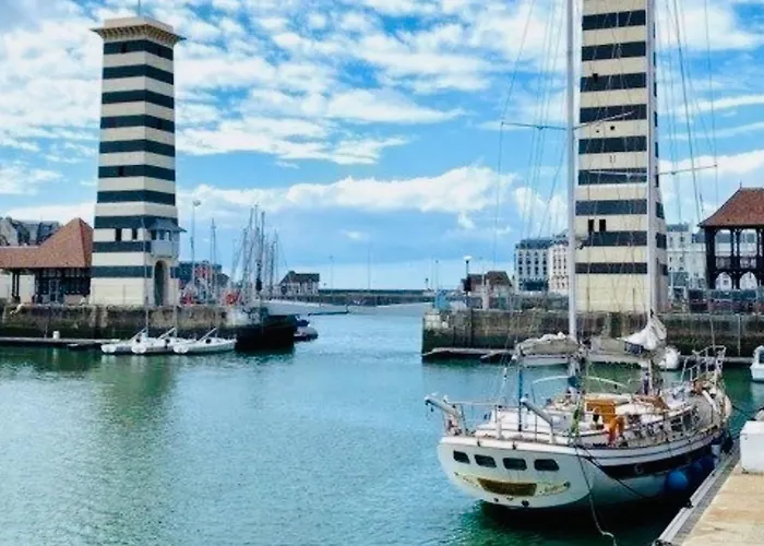 Secret Brick Garden - Plein Centre - 7 Personnes - Jardin - Parking Villa Deauville