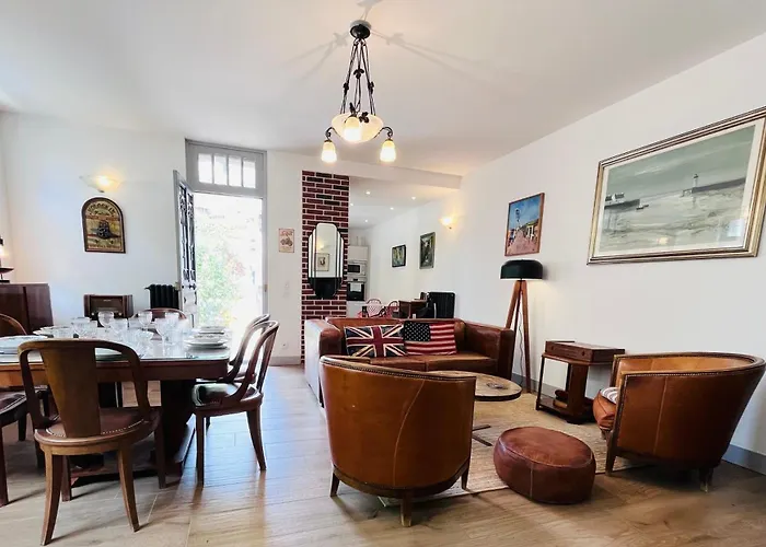 Secret Brick Garden - Plein Centre - 7 Personnes - Jardin - Parking Deauville