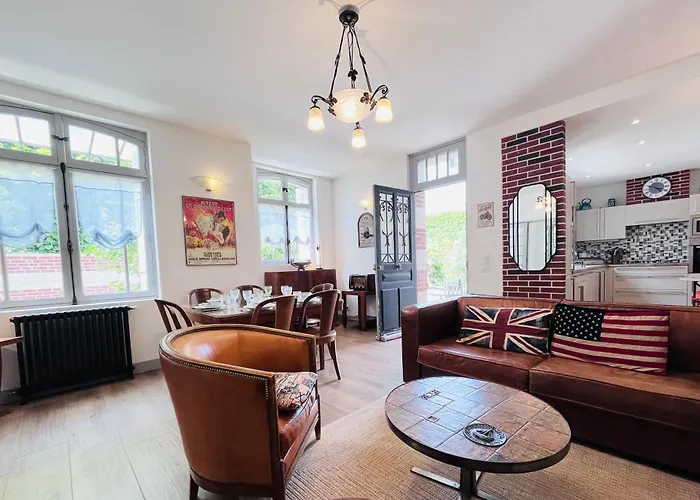 Villa Secret Brick Garden - Plein Centre - 7 Personnes - Jardin - Parking