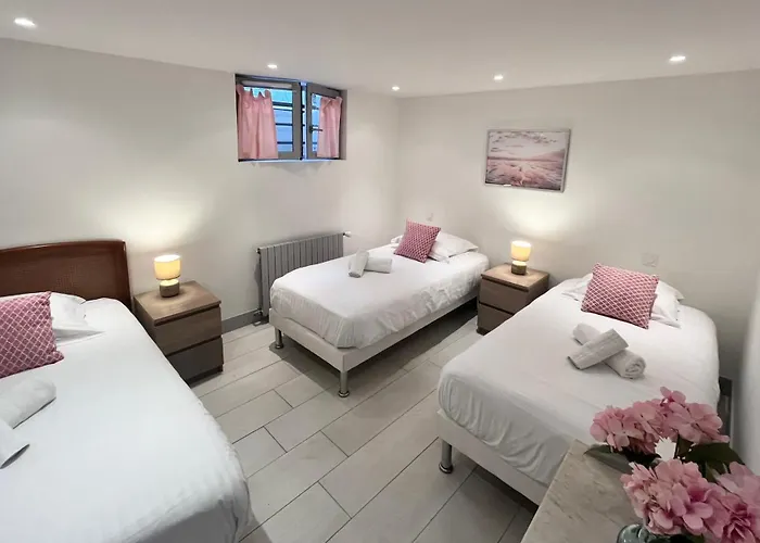 Secret Brick Garden - Plein Centre - 7 Personnes - Jardin - Parking * Deauville